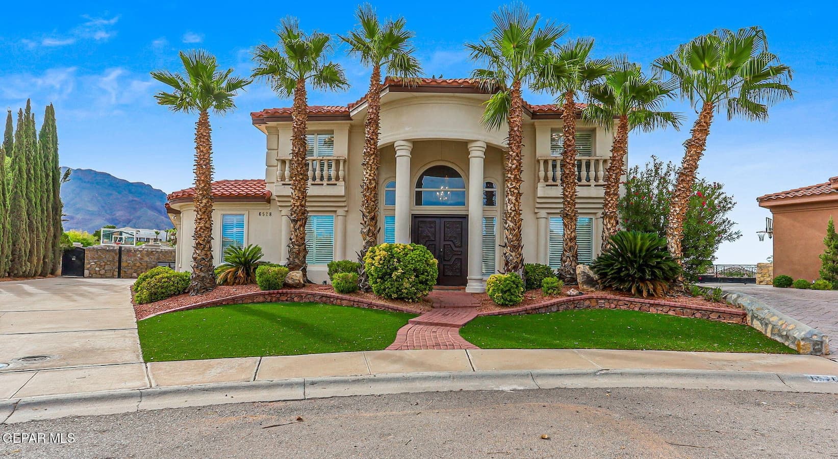 6528 Calle Placido Dr — Luxury home in Park Hills, El Paso
